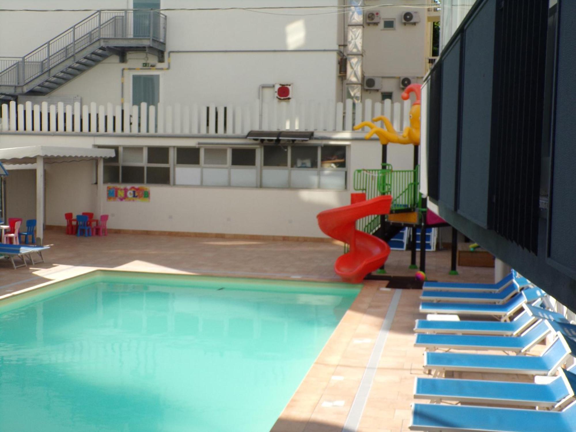 Hotel 2000 Rimini Exteriér fotografie