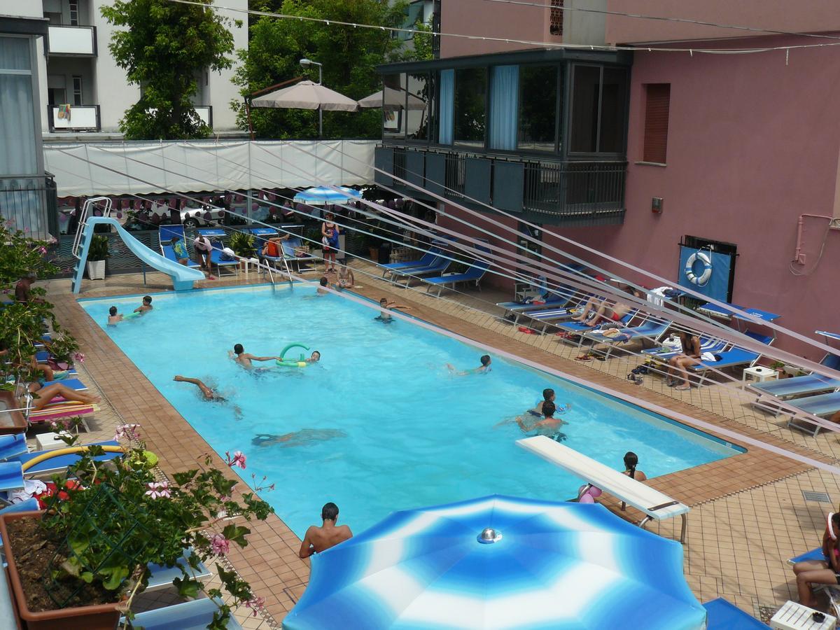 Hotel 2000 Rimini Exteriér fotografie